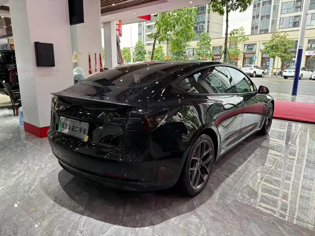 Tesla Model 3 — фото 5