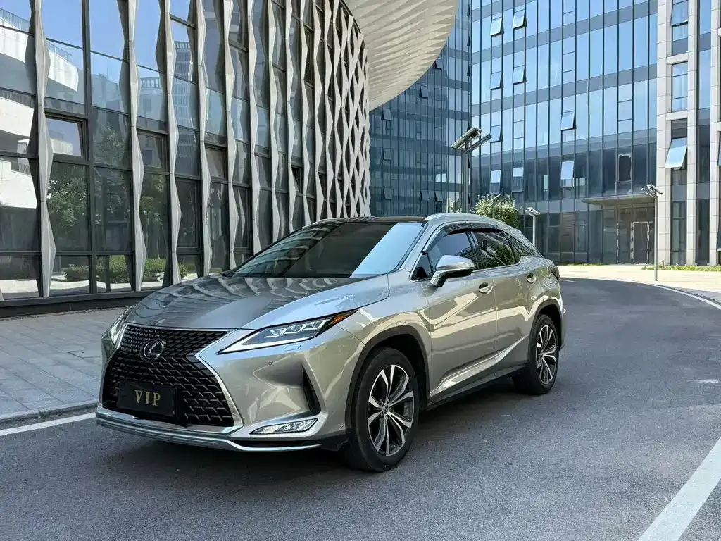 Lexus RX — фото 1
