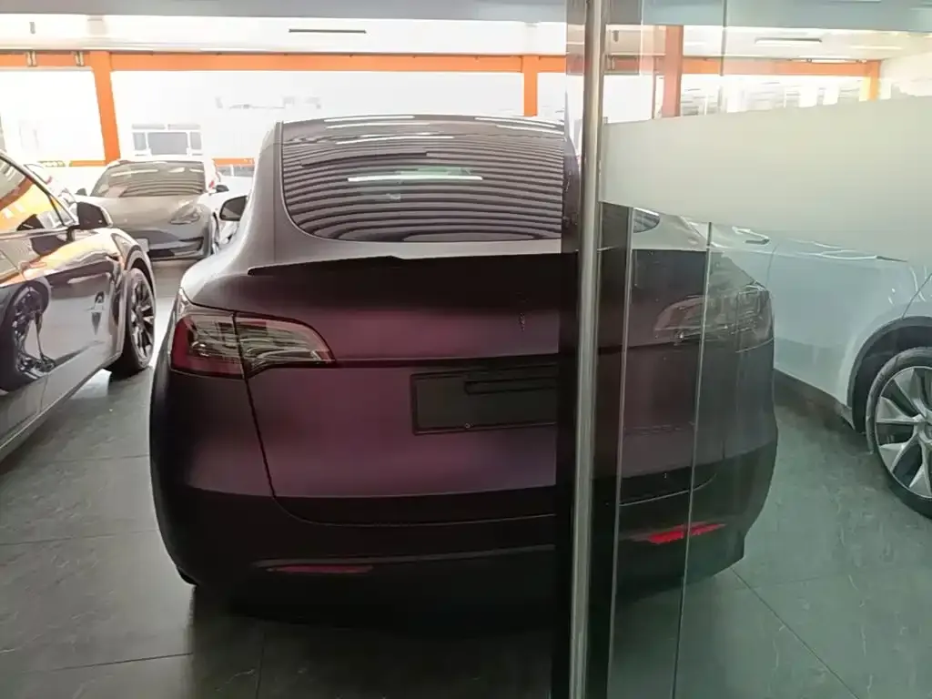 Tesla Model Y — фото 10