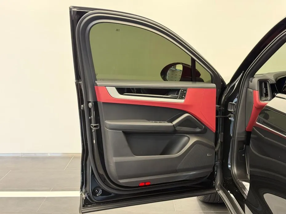Porsche Cayenne 2024 из KR, фото 7
