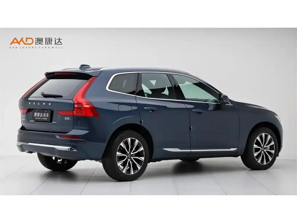 Volvo XC60 — фото 8
