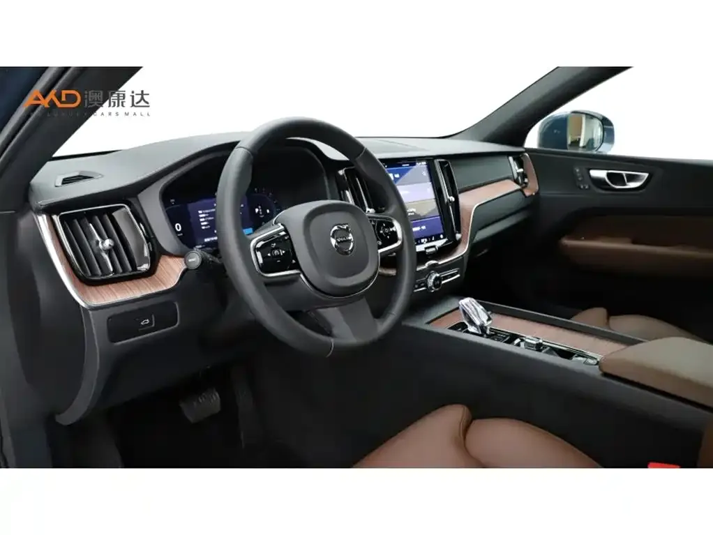 Volvo XC60 — фото 2