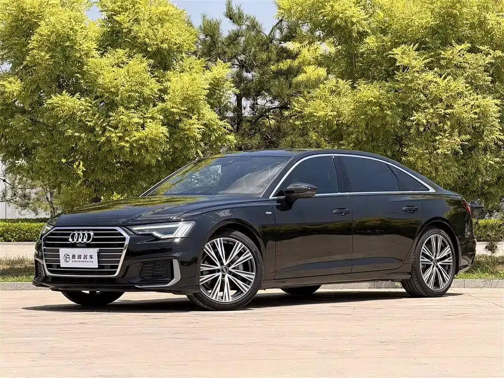 Audi A6L — фото 1