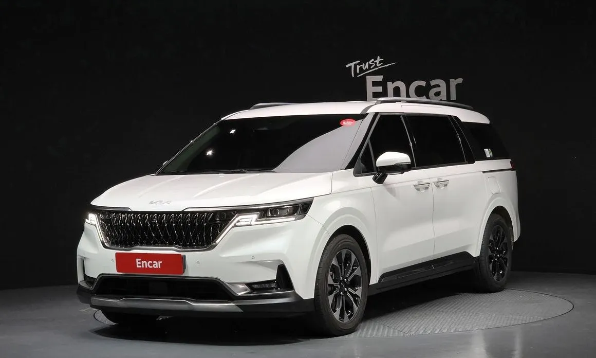 Kia Carnival — фото 1