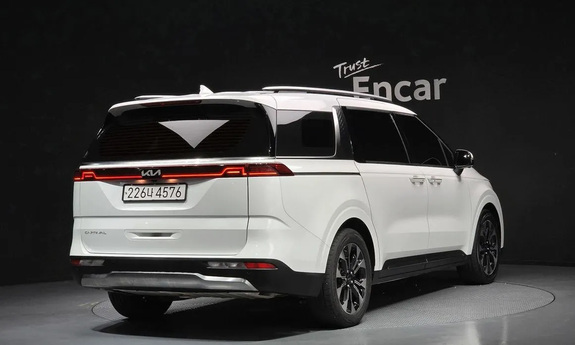 Kia Carnival — фото 2