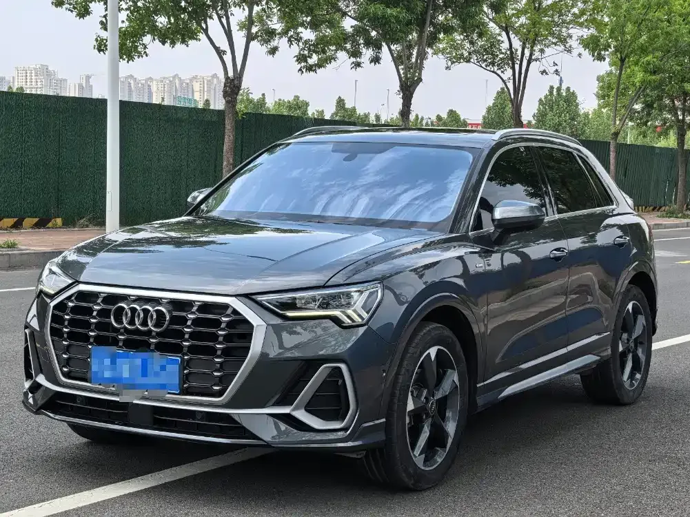 Audi Q3 — фото 1