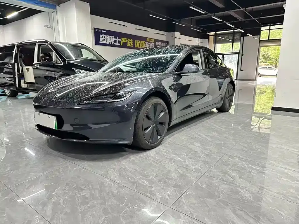 Tesla Model 3 — фото 1