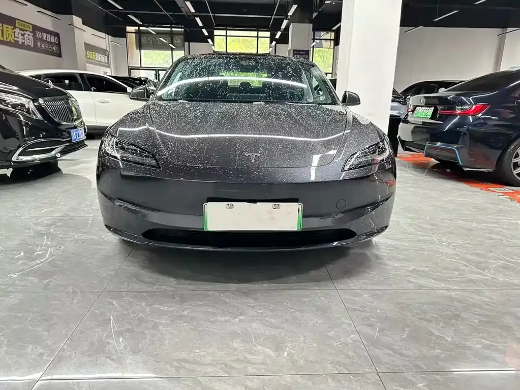 Tesla Model 3 — фото 9