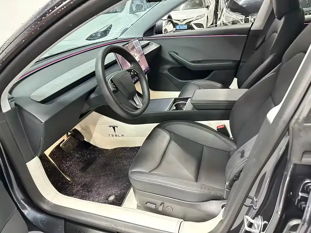 Tesla Model 3 — фото 5