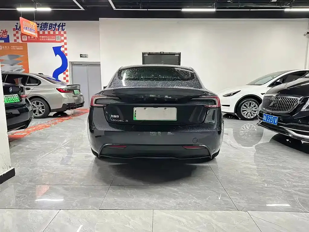 Tesla Model 3 — фото 3