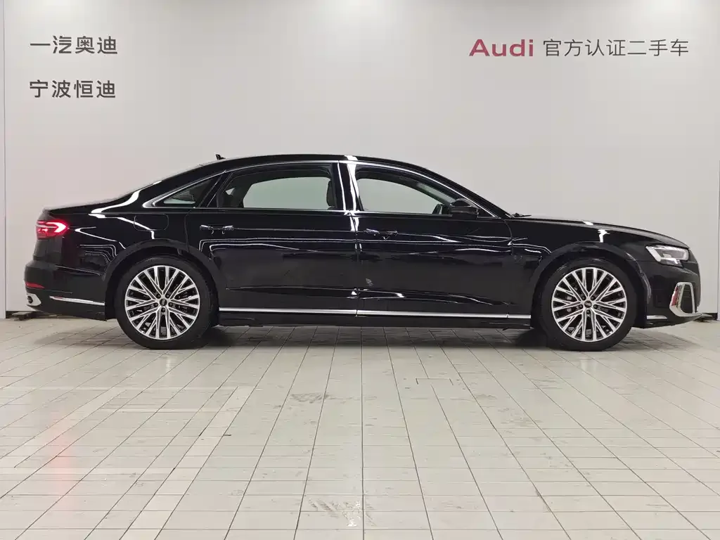 Audi A8 — фото 2