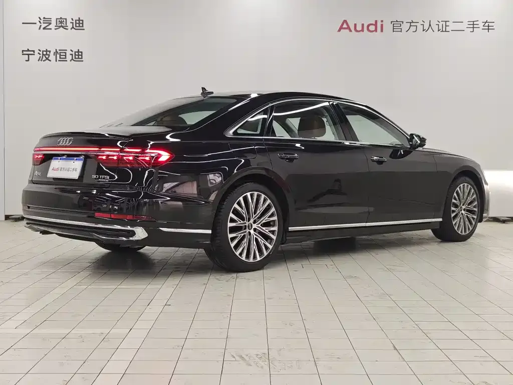 Audi A8 — фото 6