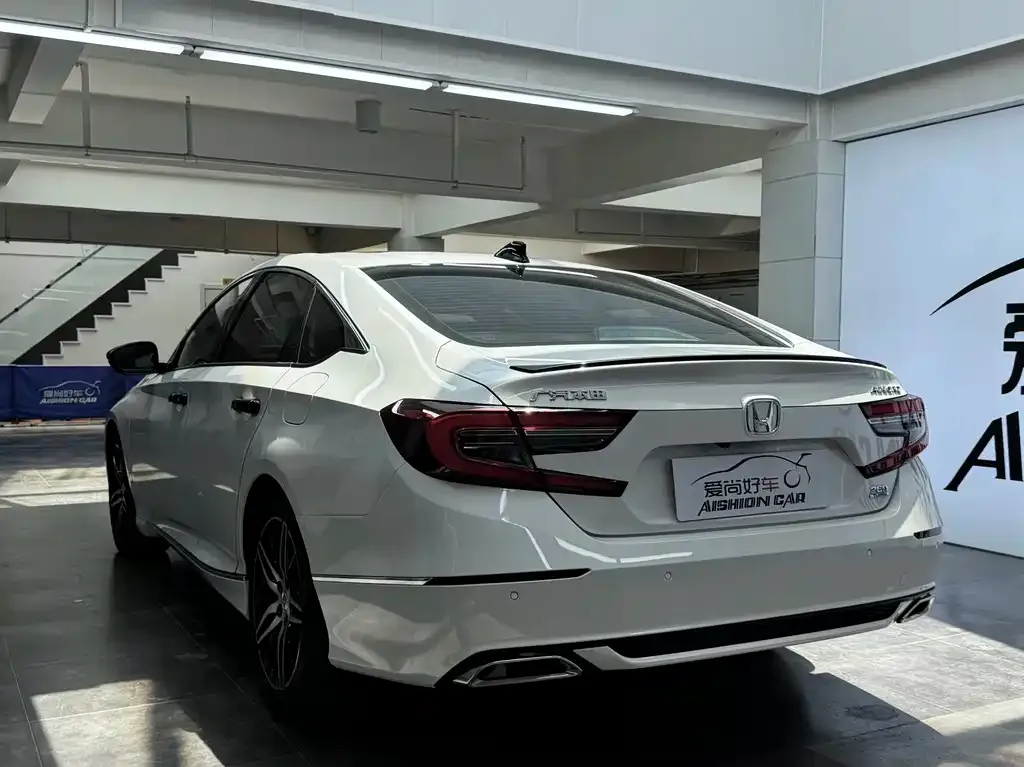Honda Accord — фото 6
