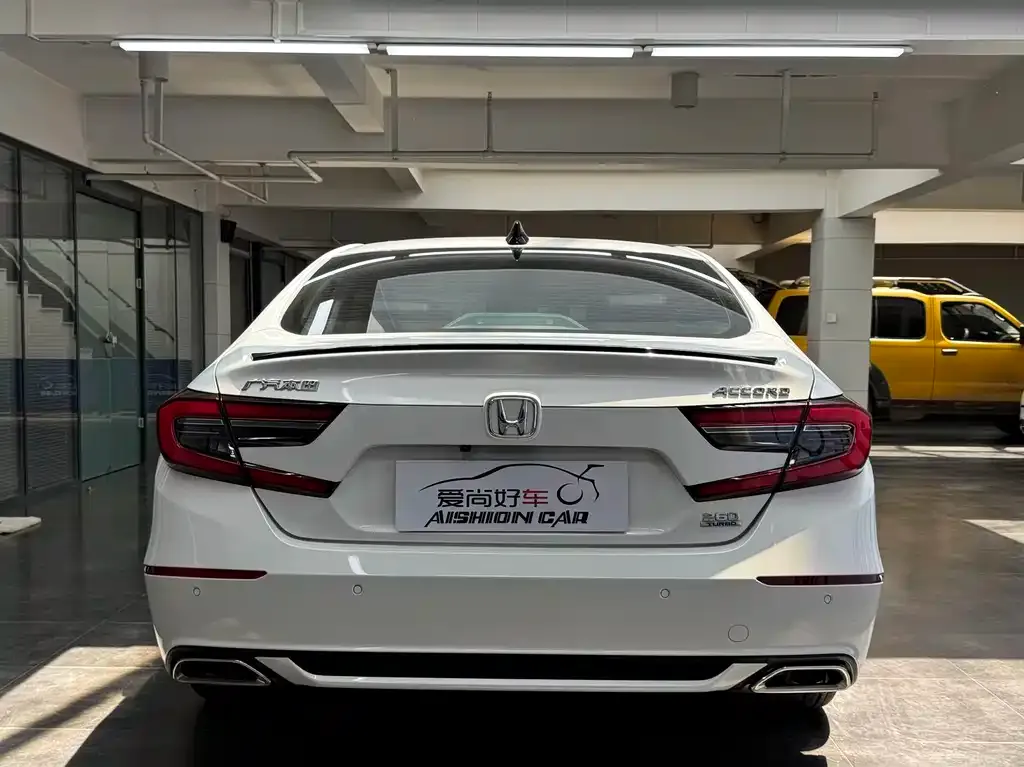 Honda Accord — фото 9