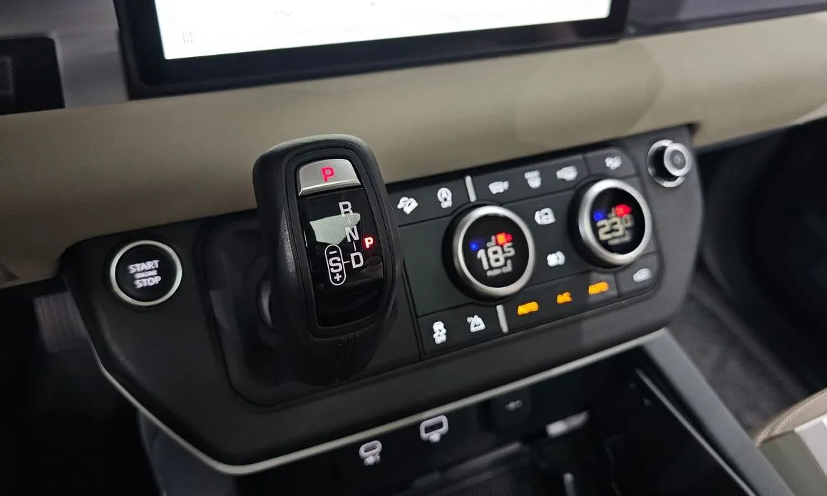 Land Rover Defender 2022 из KR, фото 3