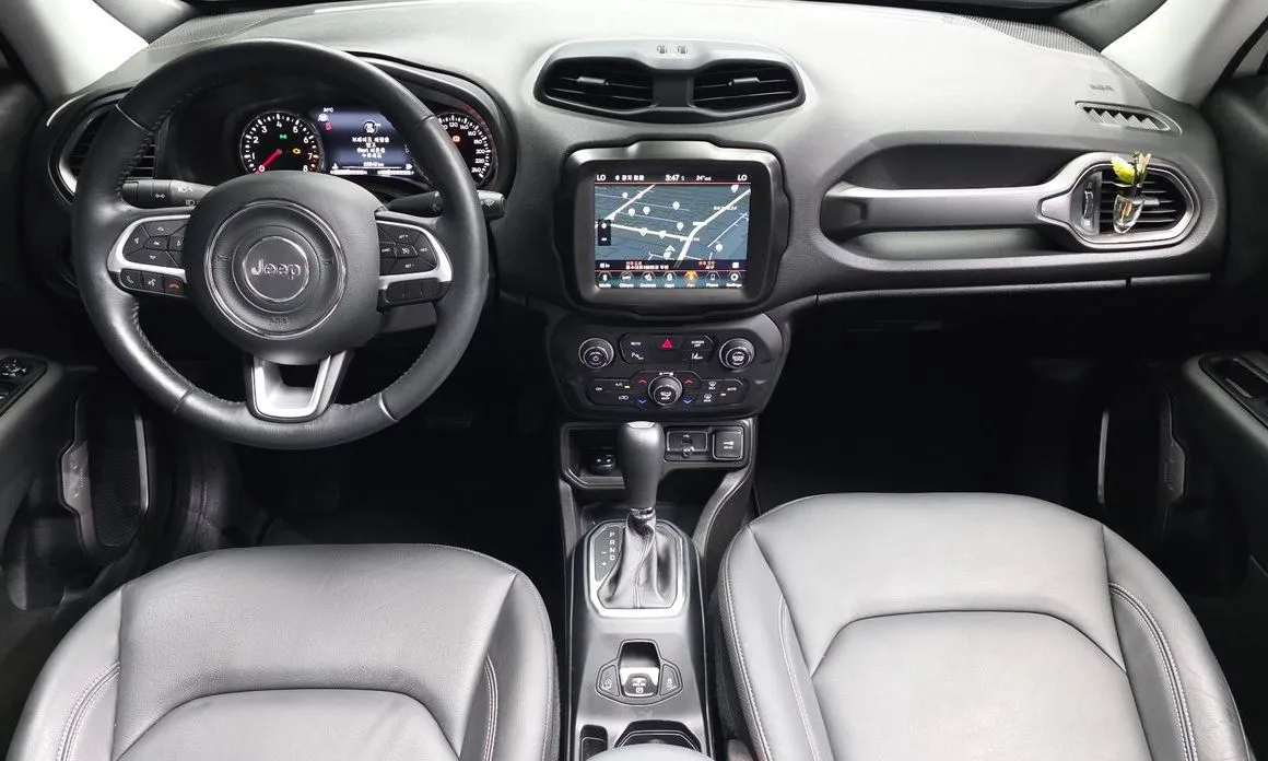 Jeep Renegade 2023 из KR, фото 4