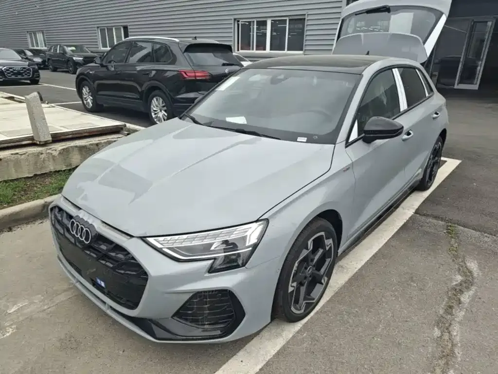 Audi A3 — фото 1