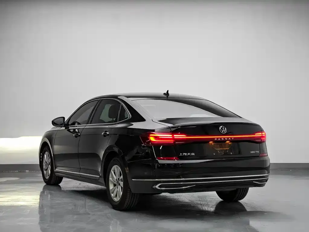 Volkswagen Passat — фото 4