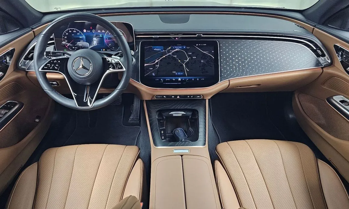 Mercedes-Benz E-Class — фото 10