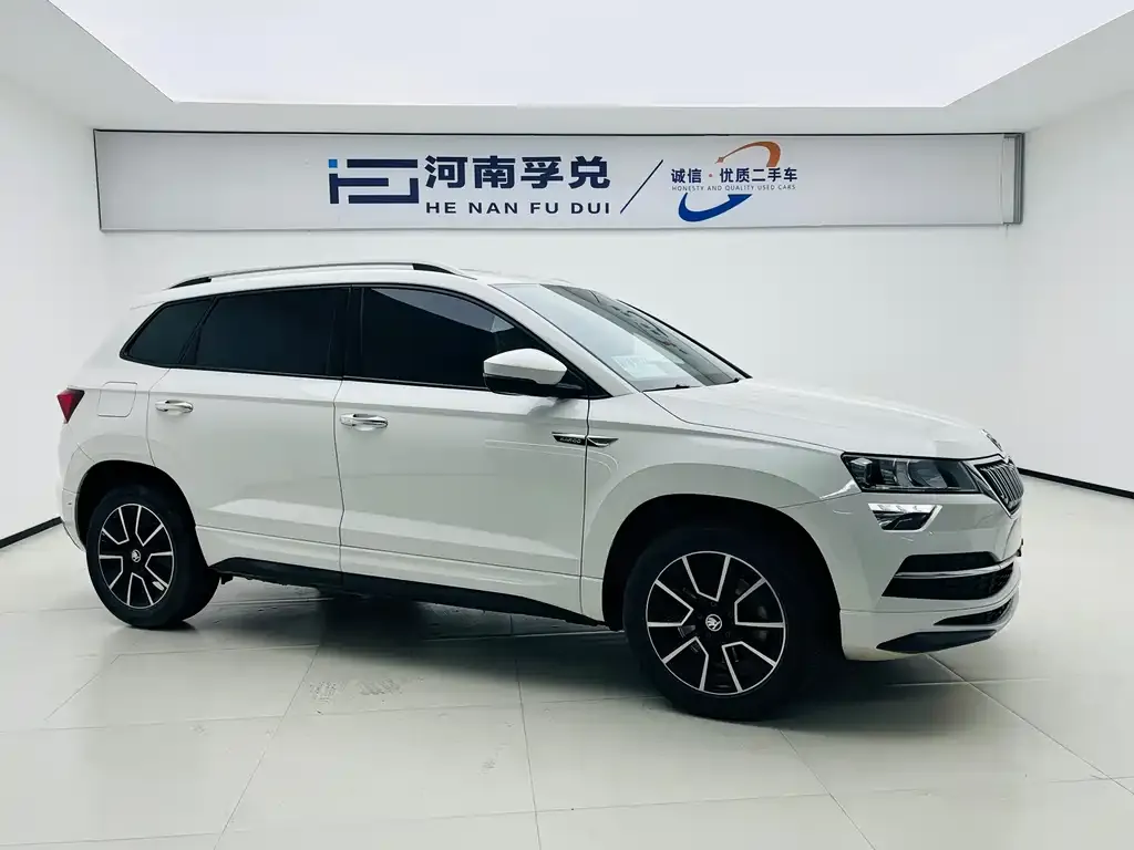 Skoda Karoq 2023 из CN, фото 2