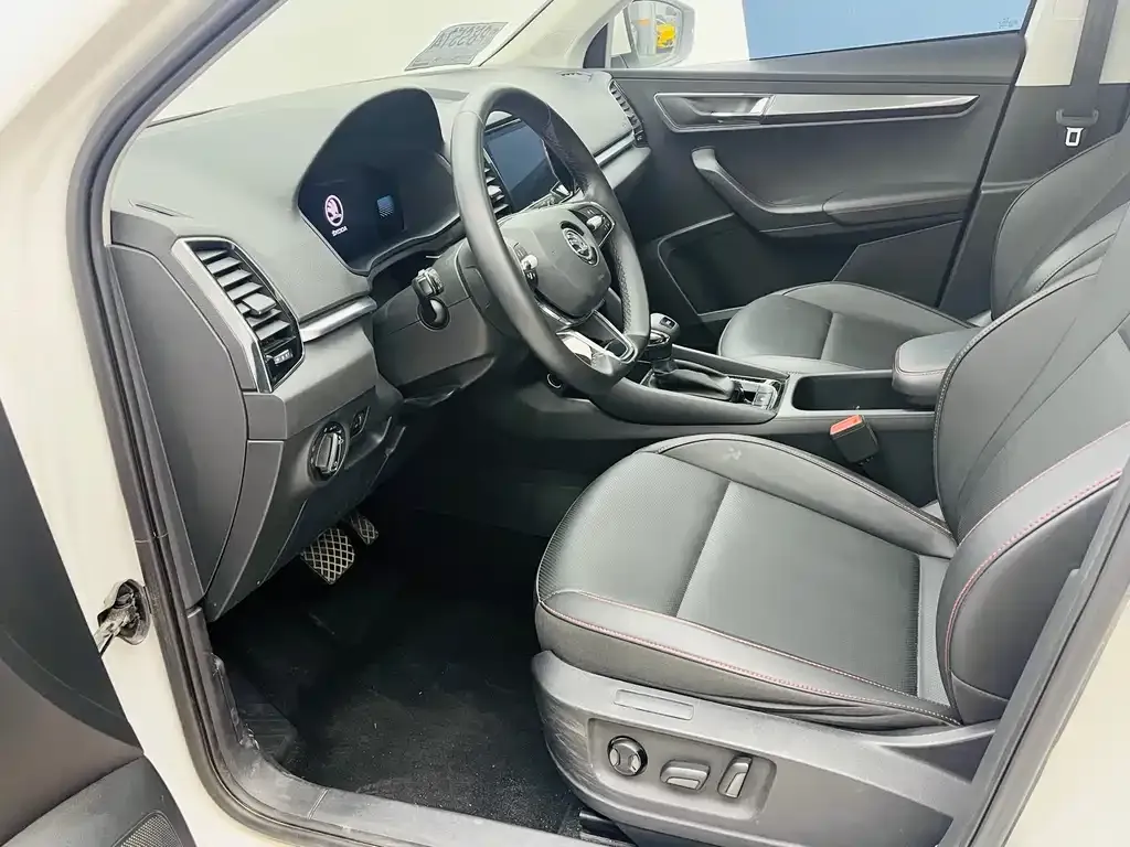 Skoda Karoq 2023 из CN, фото 10