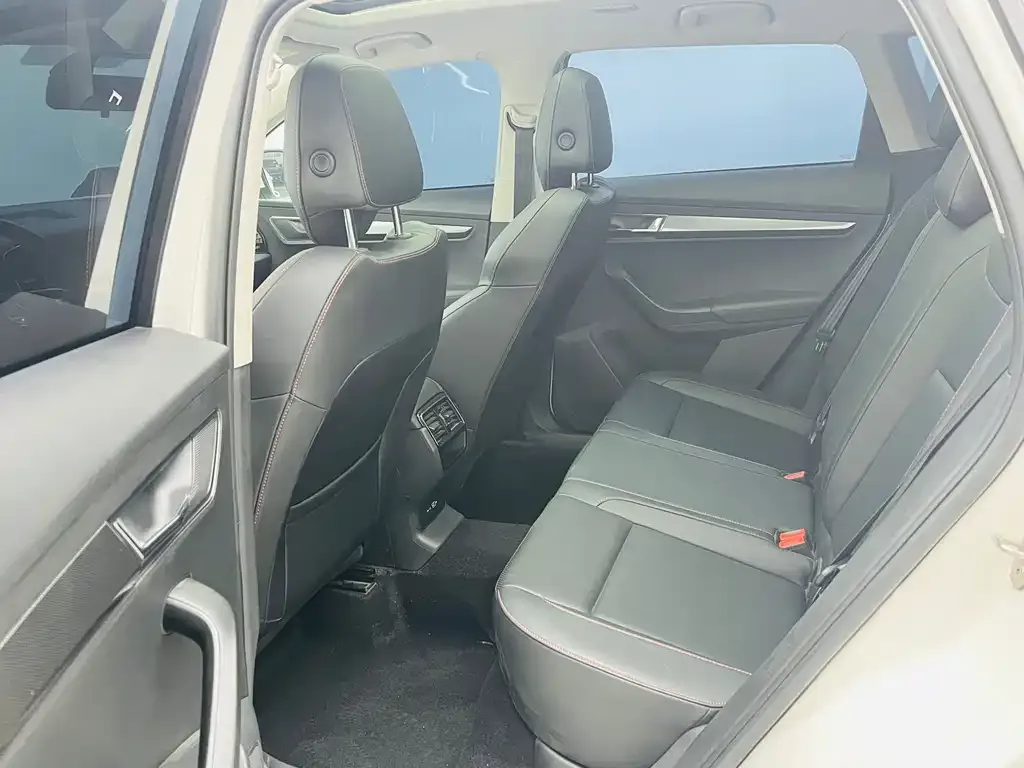 Skoda Karoq 2023 из CN, фото 4