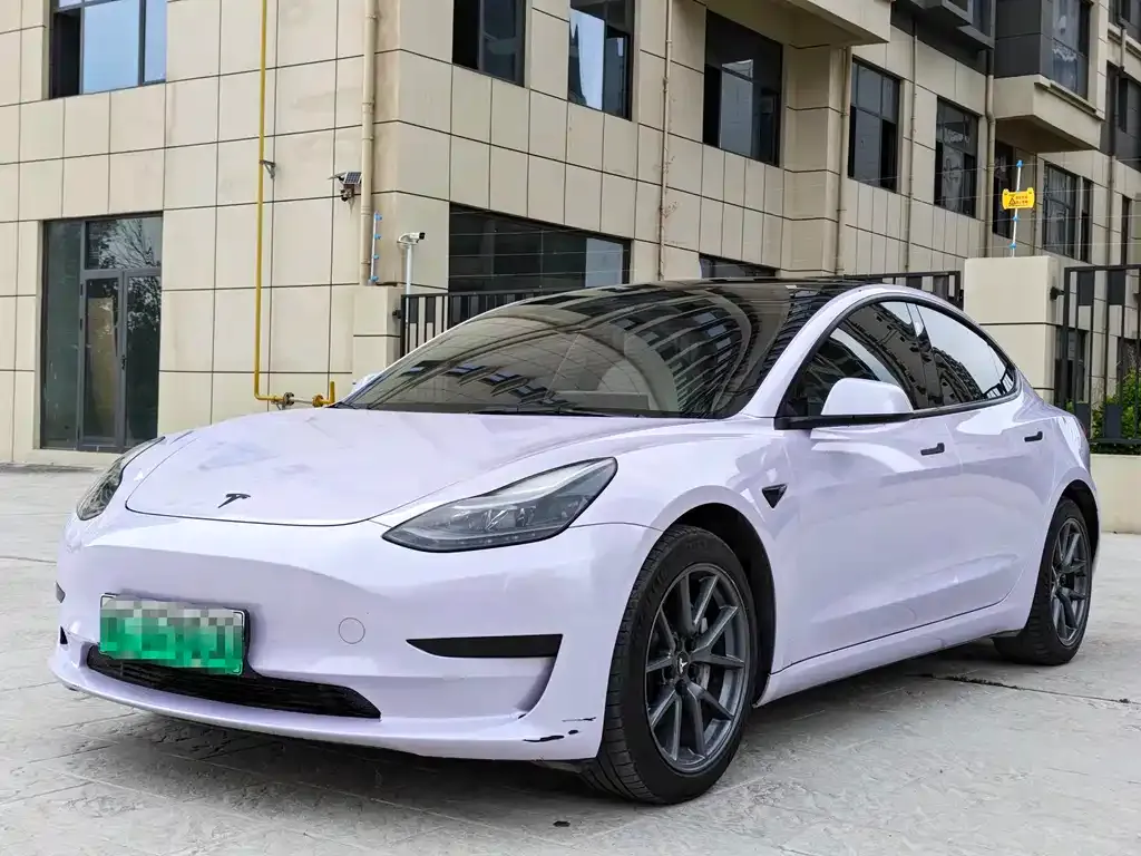 Tesla Model 3 — фото 1