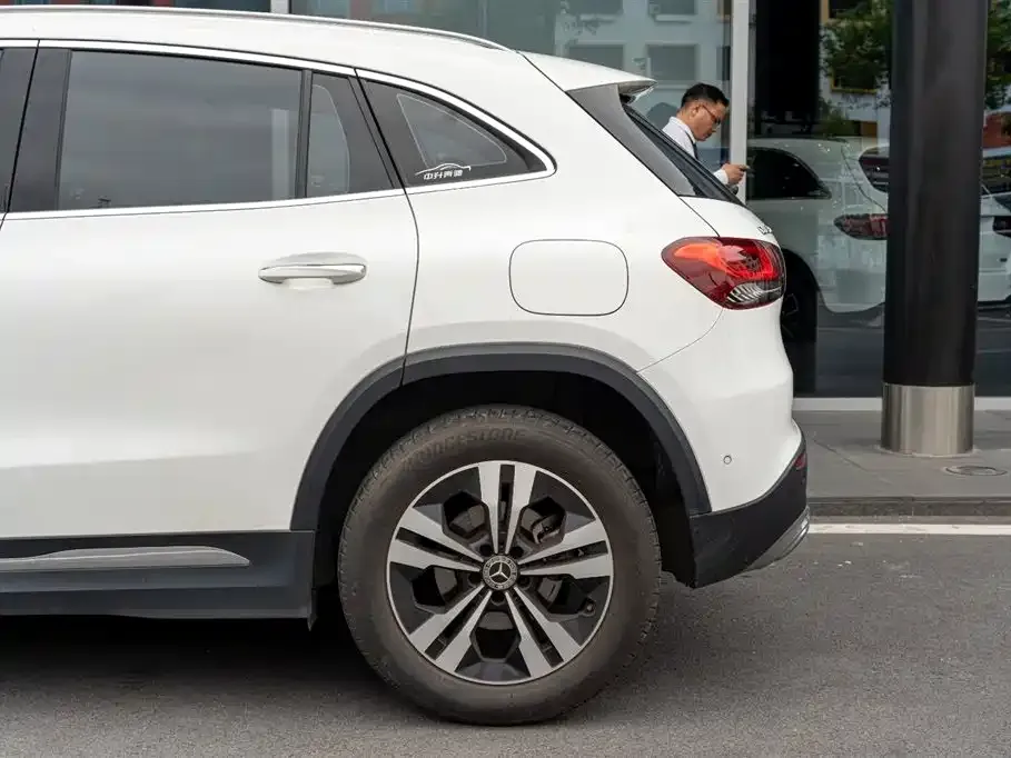 Mercedes-Benz GLA — фото 6