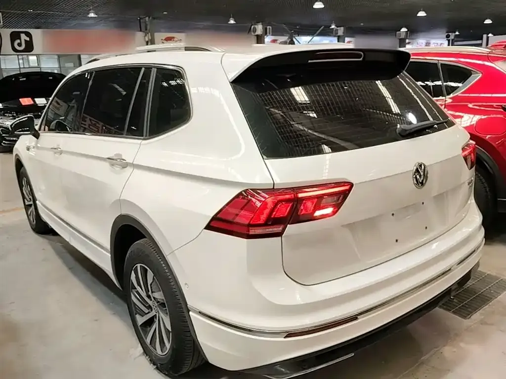 Volkswagen 途观L插电混动 2021 из CN, фото 2