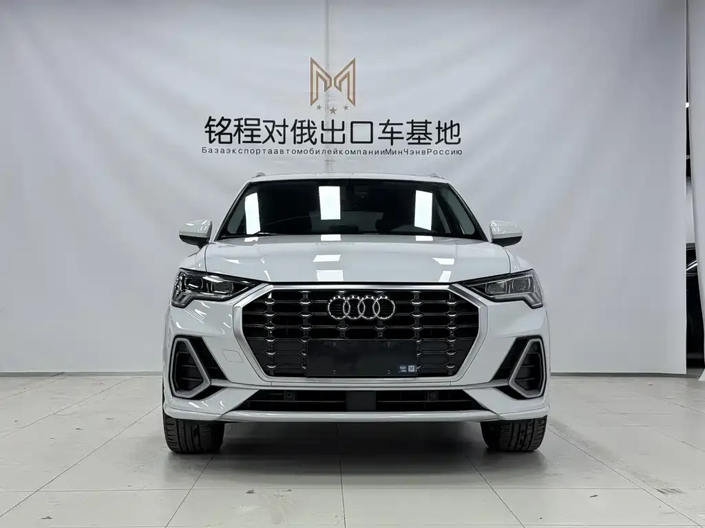 Audi Q3 — фото 10
