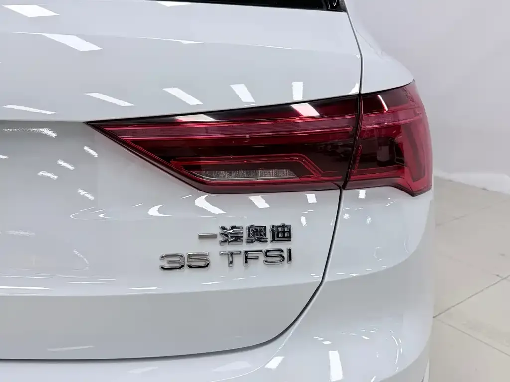Audi Q3 — фото 2