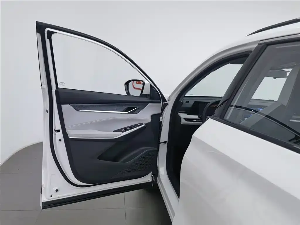 Changan CS75PLUS 2023 из CN, фото 2