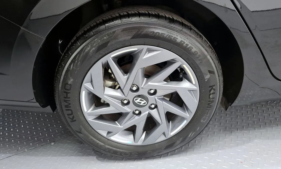 Hyundai AVANTE — фото 8