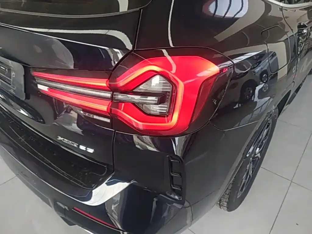 BMW X3 — фото 9