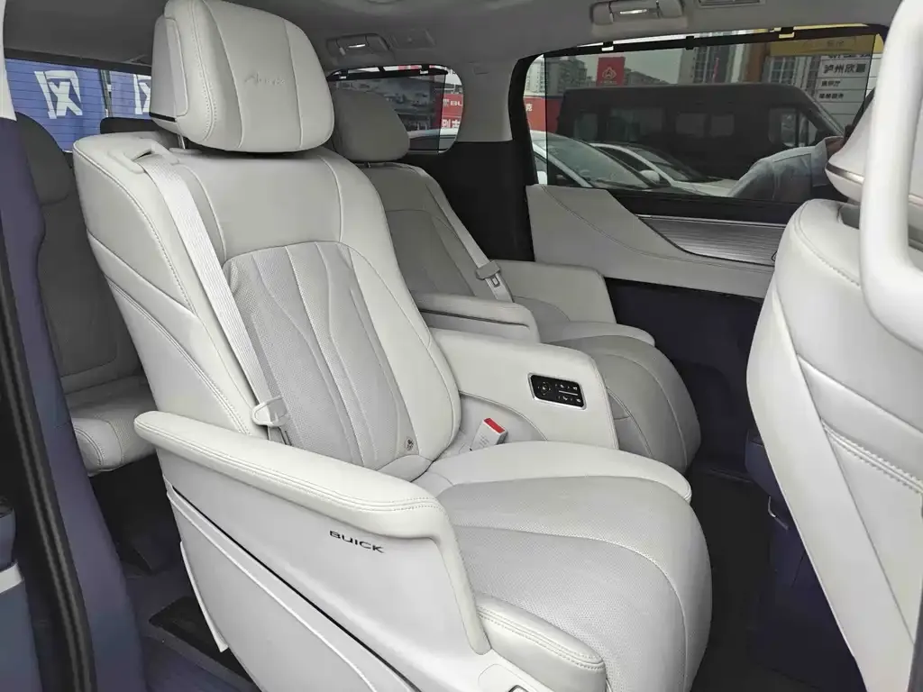 Buick GL8 Hybrid — фото 5