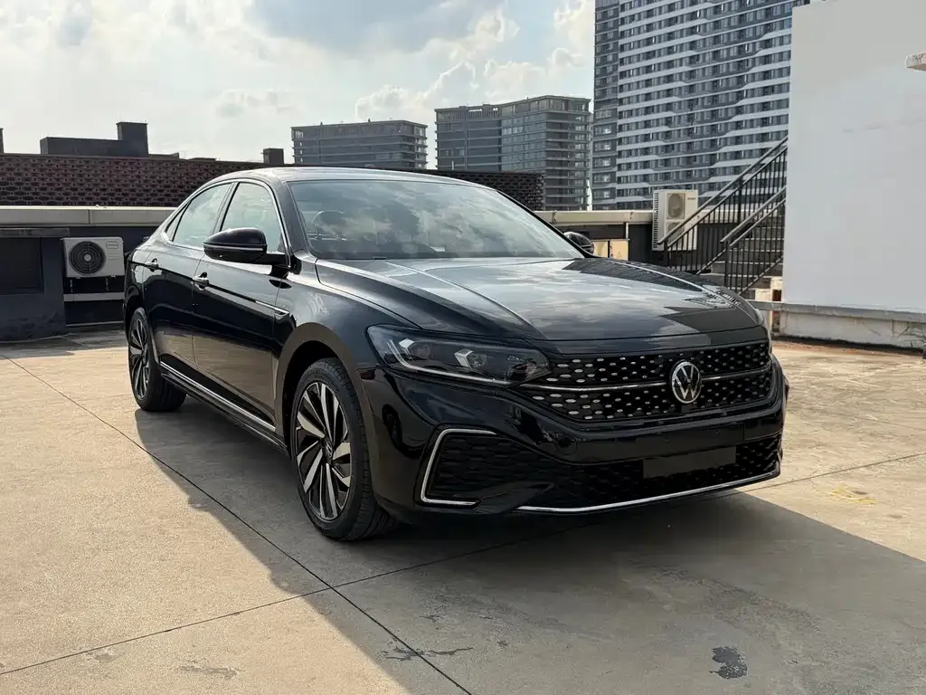 Volkswagen Passat — фото 10