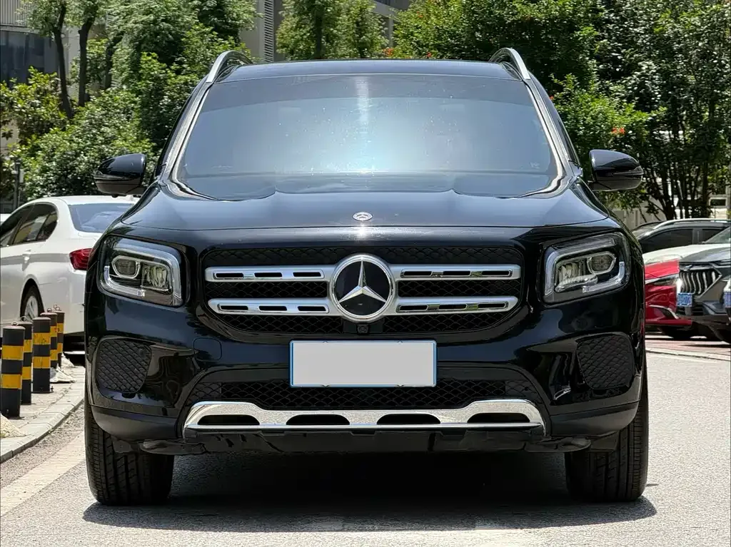 Mercedes-Benz GLB — фото 1