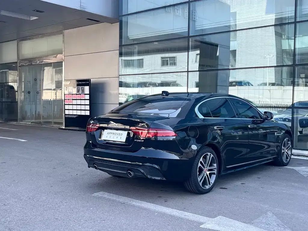 Jaguar XEL — фото 10