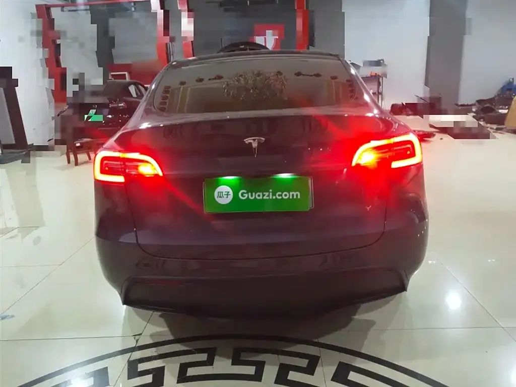 Tesla Model Y — фото 9