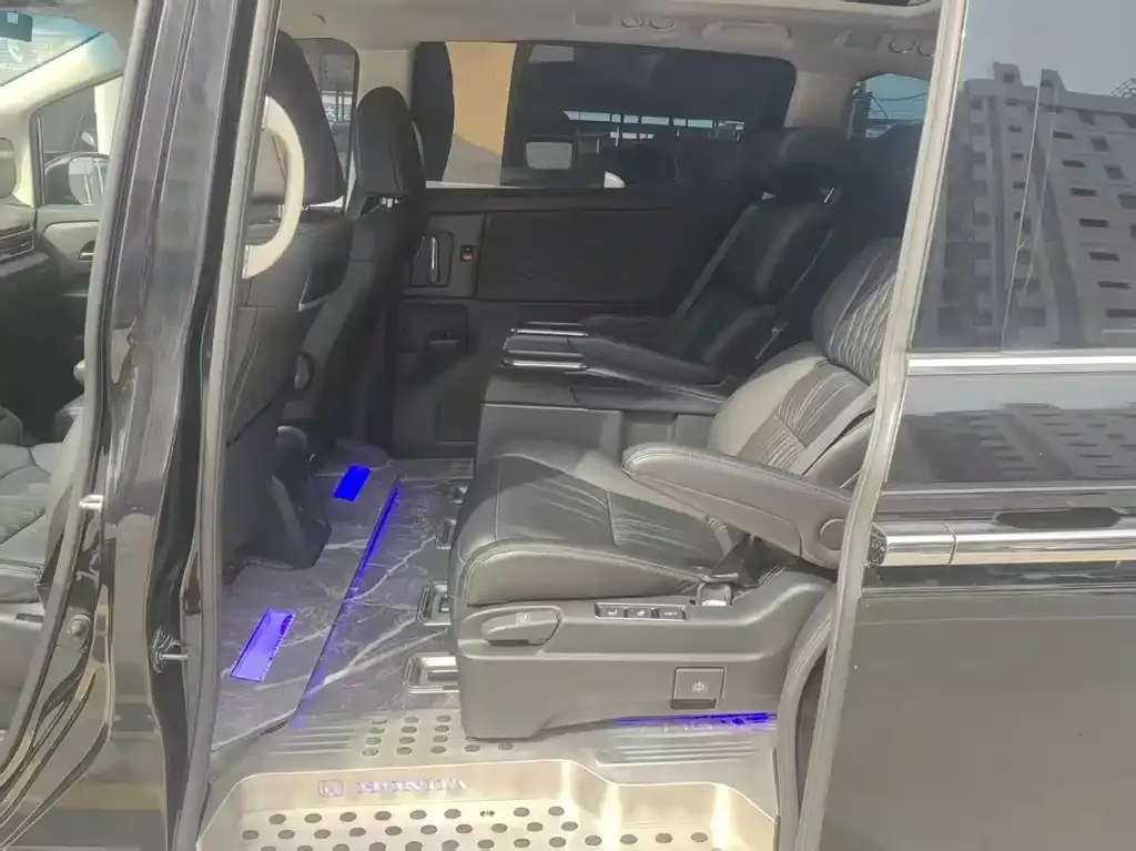Honda Elysion 2023 из CN, фото 7