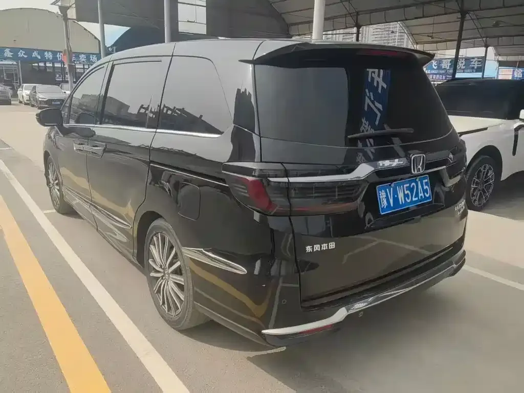 Honda Elysion 2023 из CN, фото 9