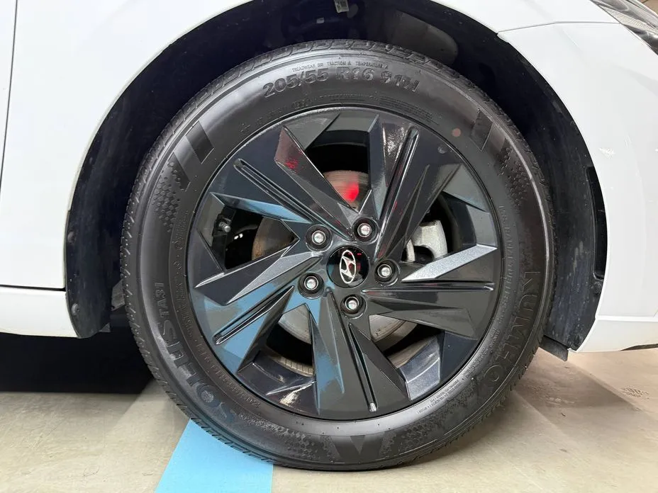 Hyundai AVANTE — фото 9