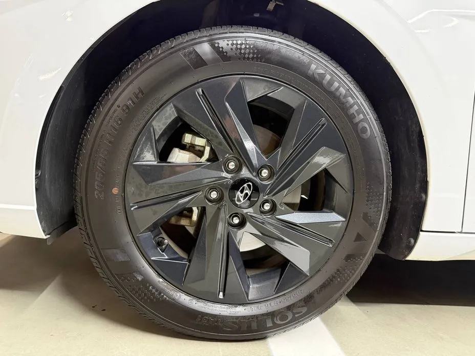Hyundai AVANTE — фото 10
