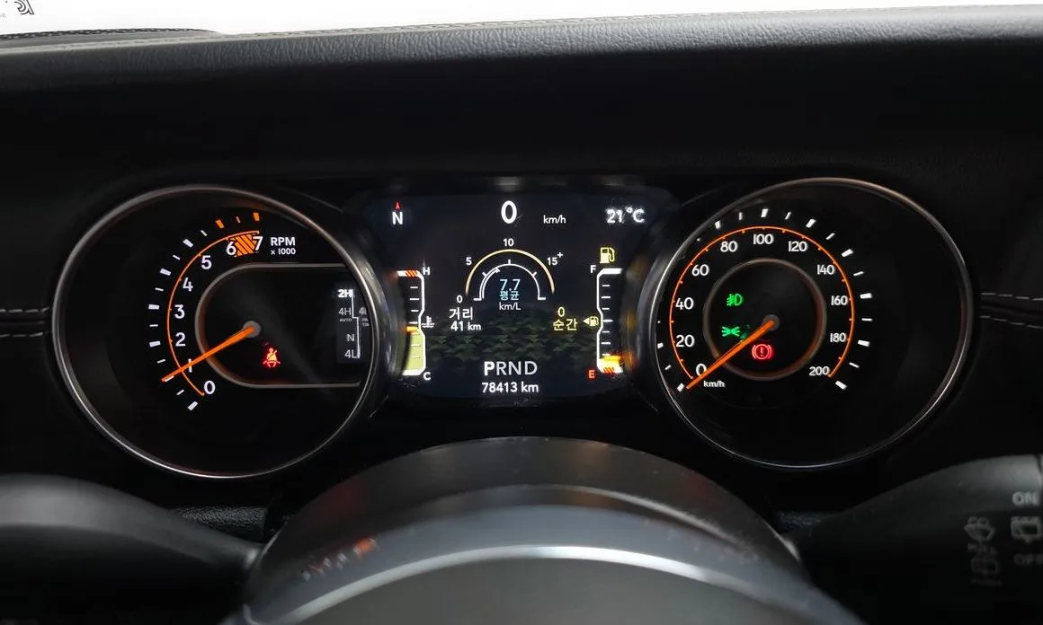 Jeep Wrangler 2021 из KR, фото 4