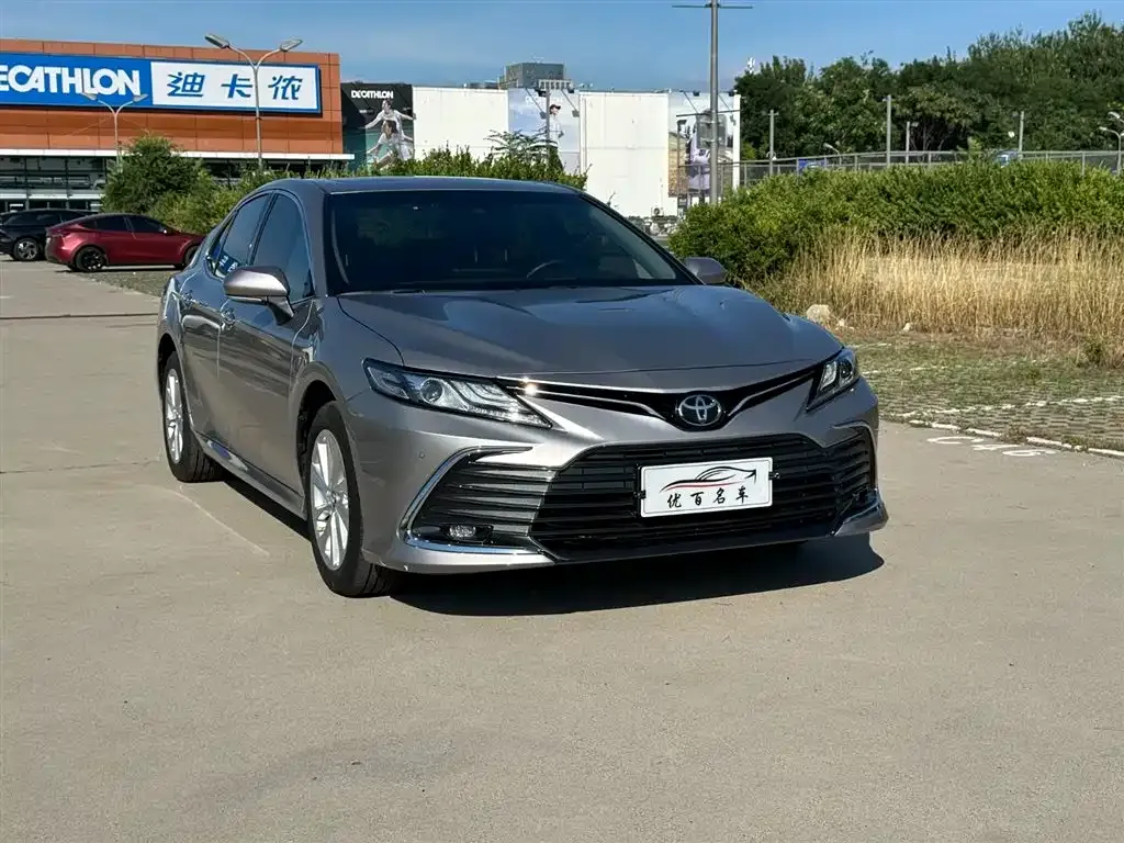 Toyota Camry — фото 3