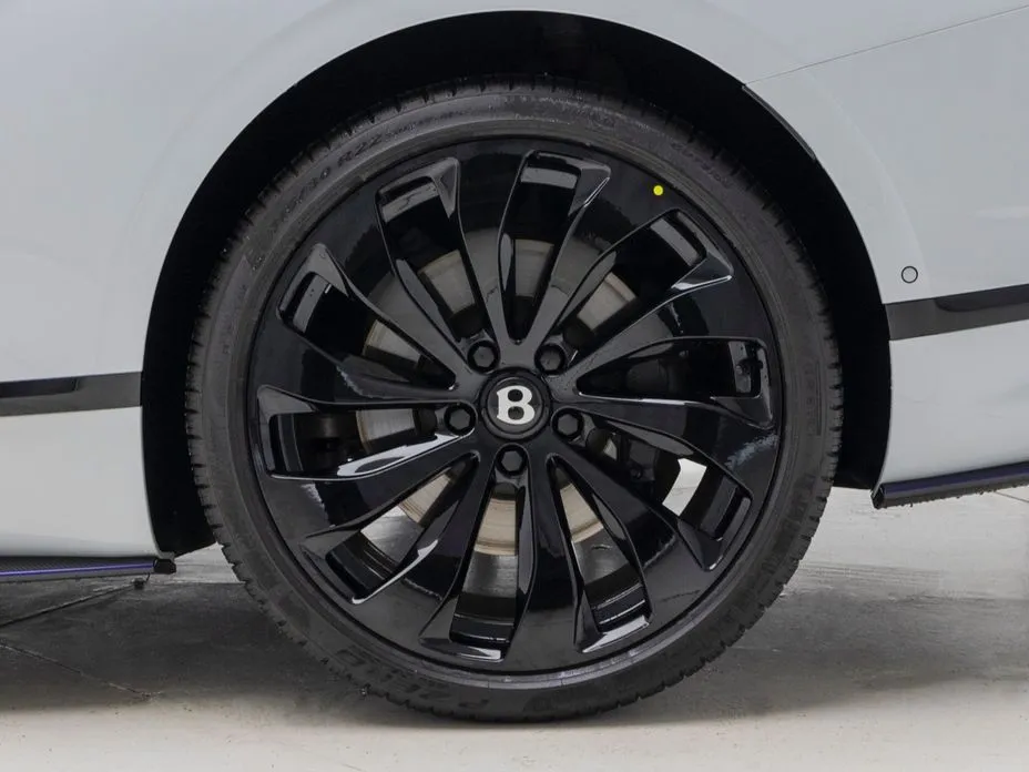 Bentley Continental 2024 из KR, фото 7