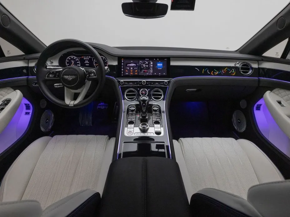 Bentley Continental 2024 из KR, фото 6