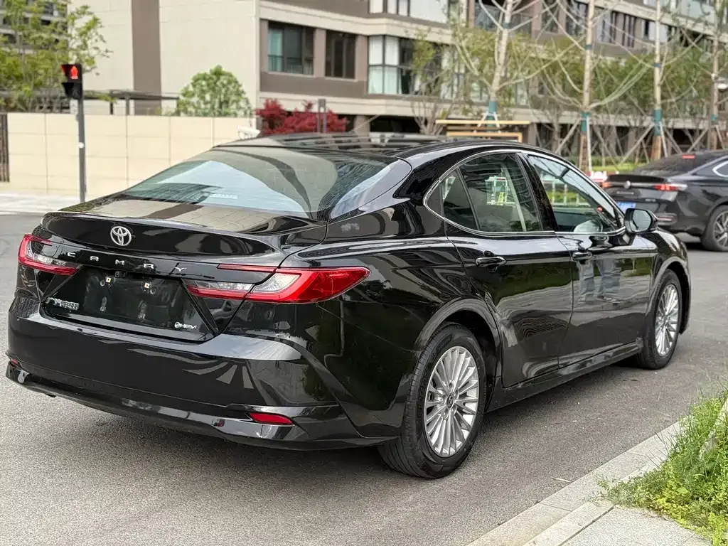 Toyota Camry 2024 из CN, фото 10
