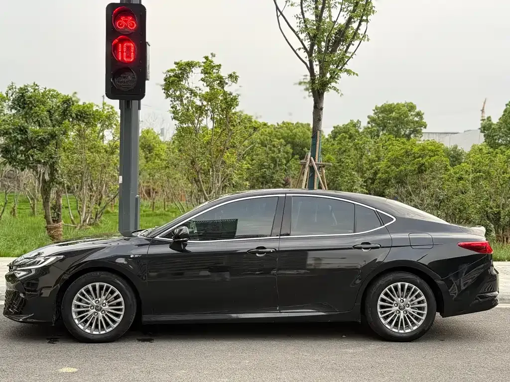 Toyota Camry 2024 из CN, фото 8