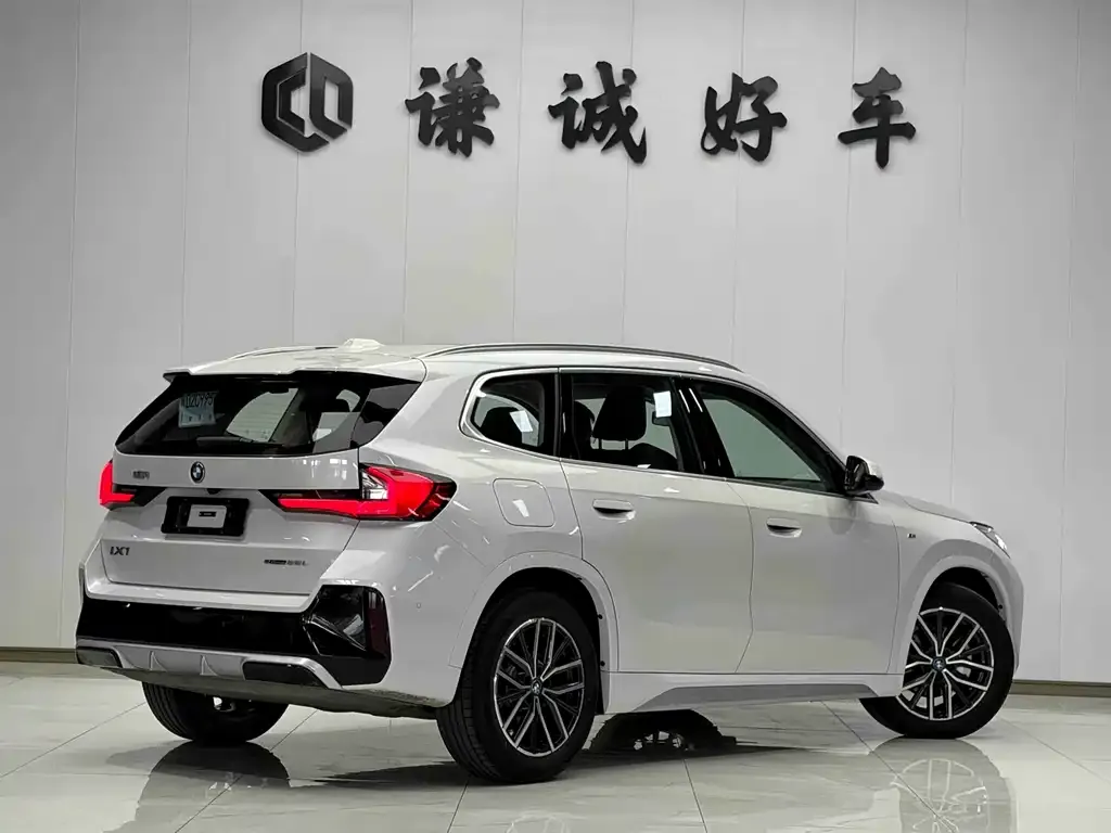 BMW iX1 2025 из CN, фото 6